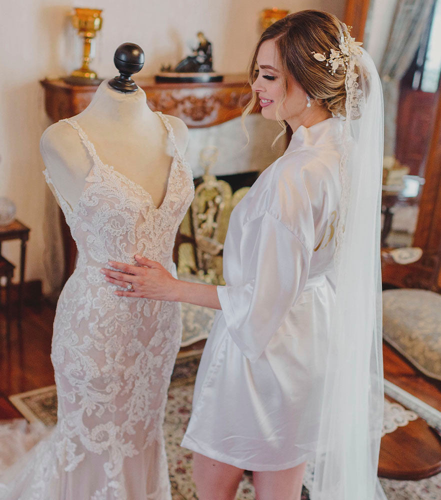 Bata de Satin - Top Knot Party